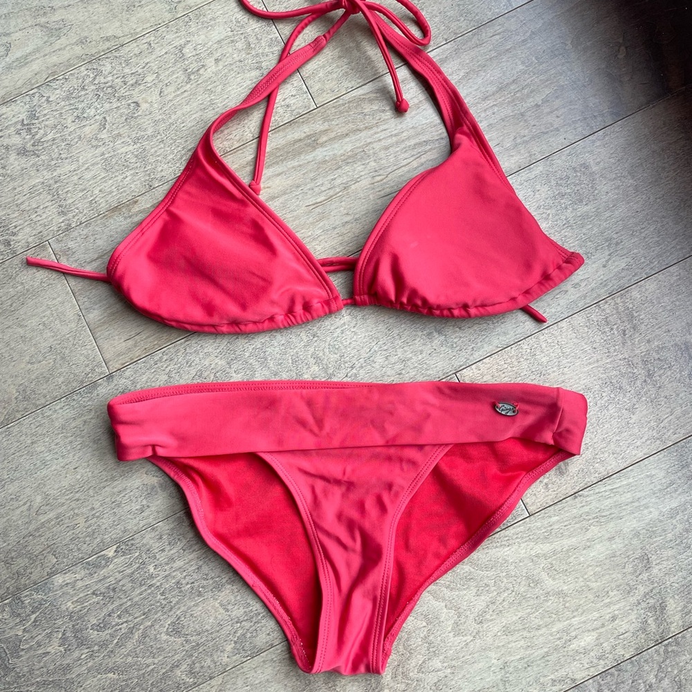 Garage size medium coral bikini
